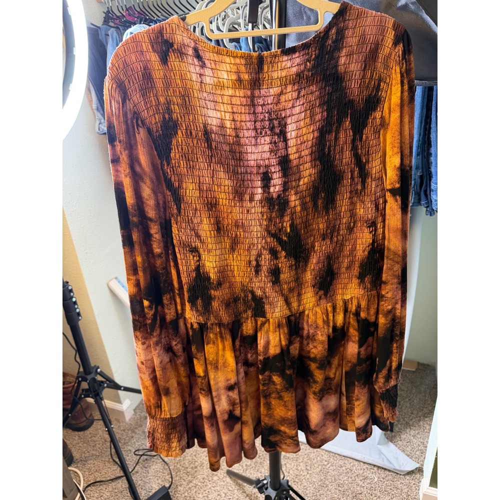 Torrid Brown Orange Tie Dye Smocked Babydoll Top Long Sleeve V-Neck Size 1 Plus - Picture 6 of 8